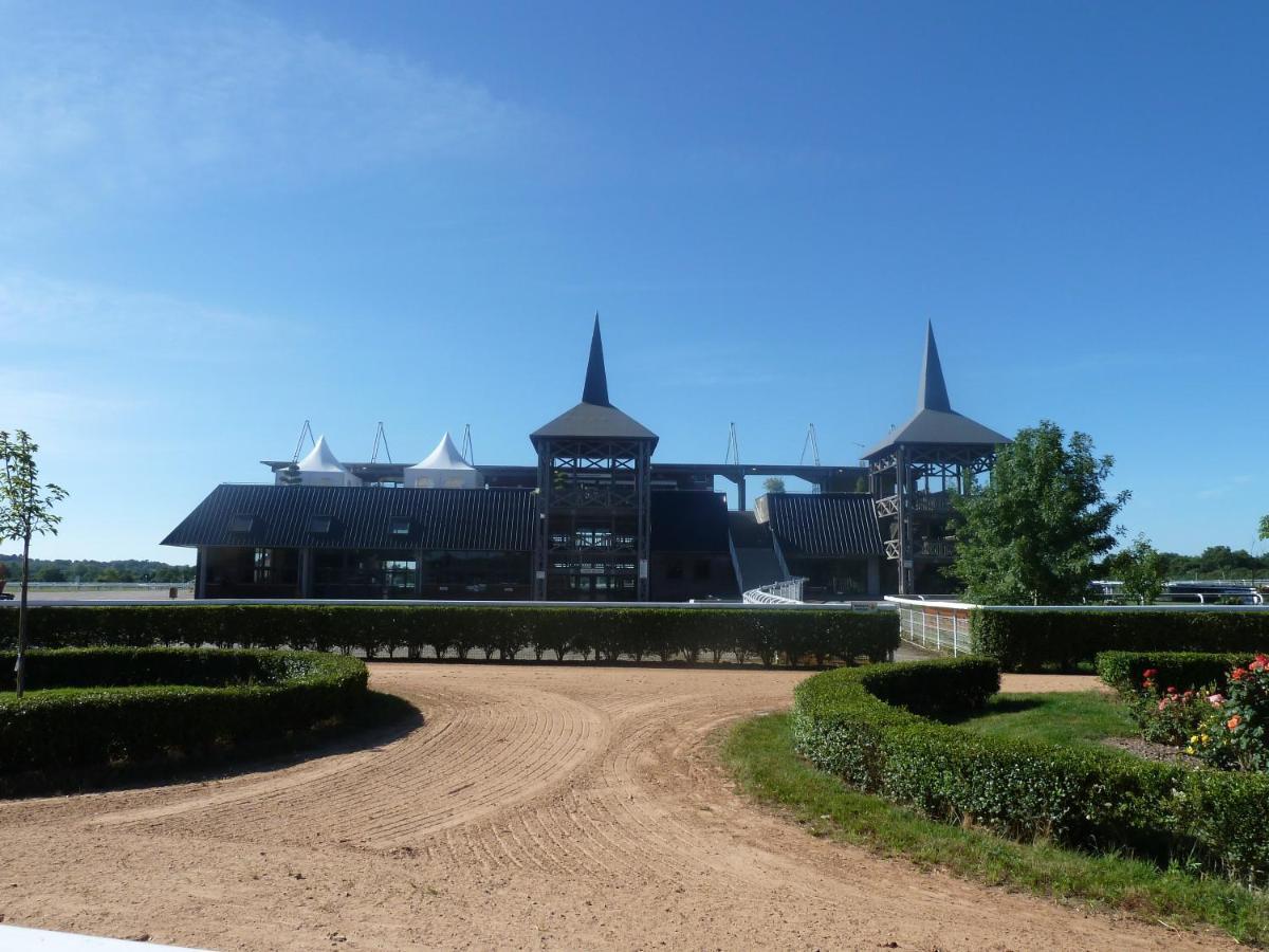 Le Village De Cottages - Le Pole Du Cheval Et De L'Ane Lignières Exterior foto